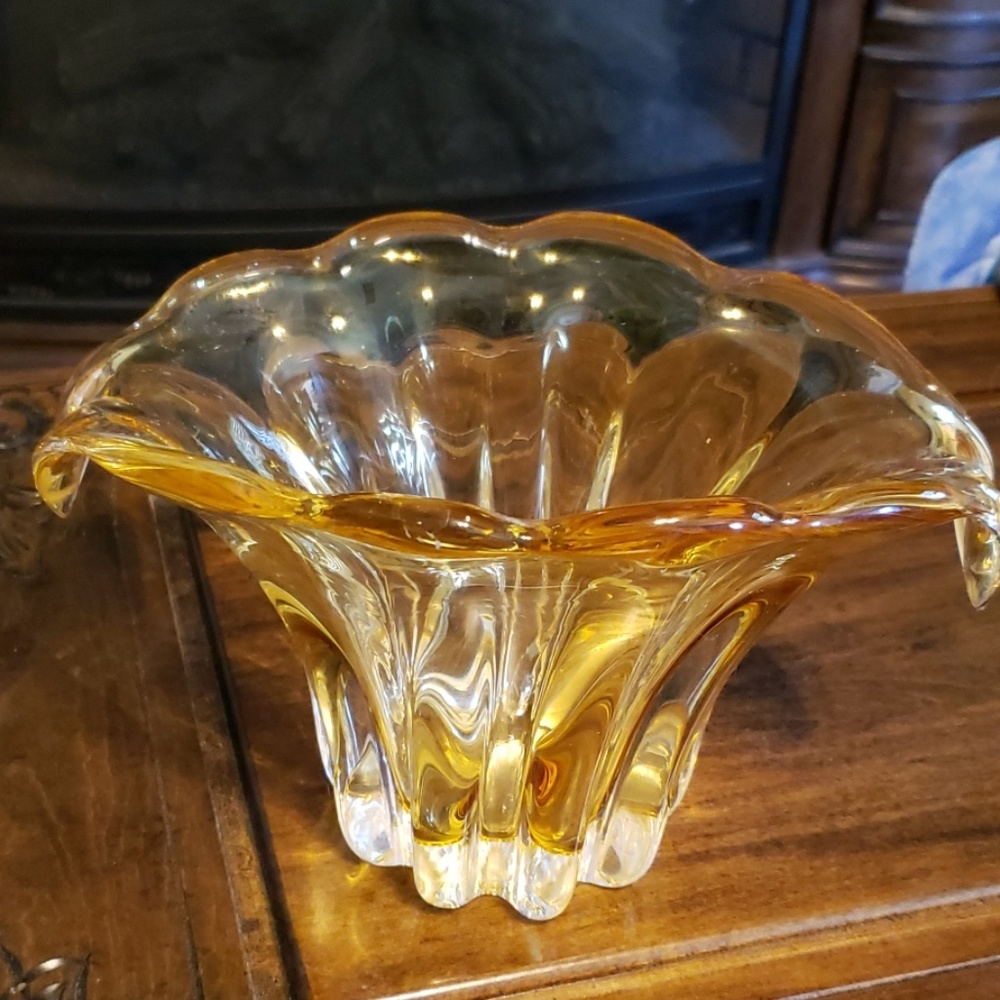 AMBER GLASS VASE - Picture 2 of 3